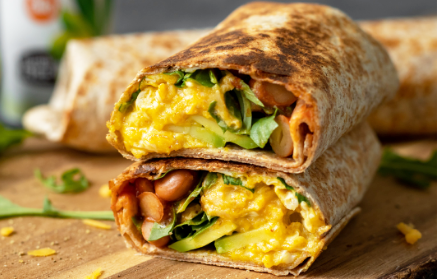 Rețetă Fitness: Mic dejun rapid – Burrito cu fasole, avocado și ouă