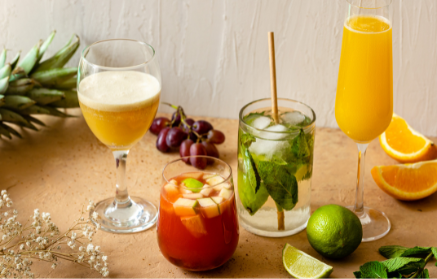 4 rețete de băuturi răcoritoare fără alcool: Mimosa, Mojito, Piña Colada și Sangria